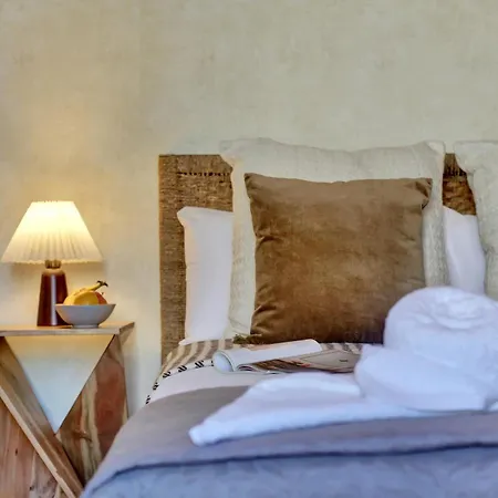 Golden Dunes Comfy And Cozy Коральео